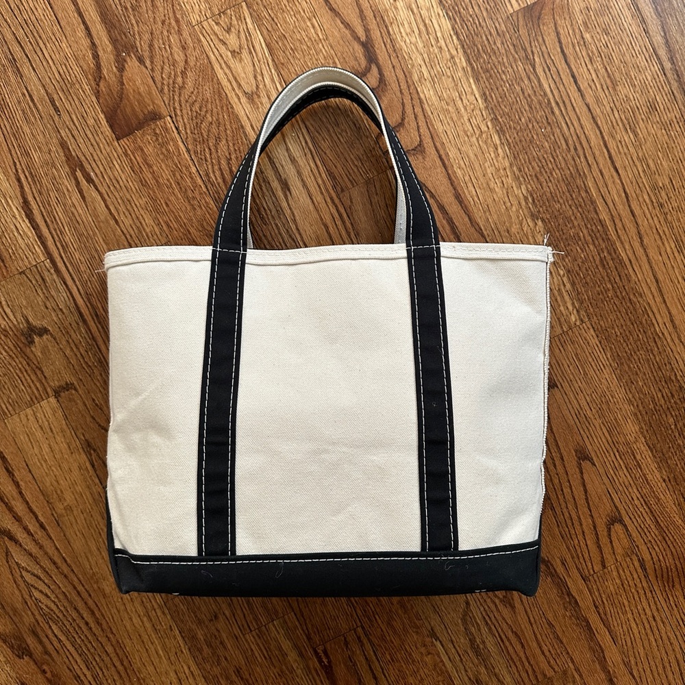Llbean boat tote - medium with zipper